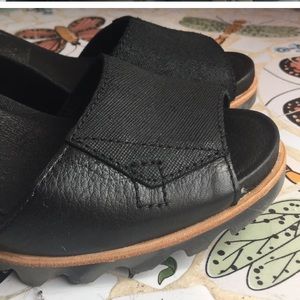 Sorel leather canvas platform shoes